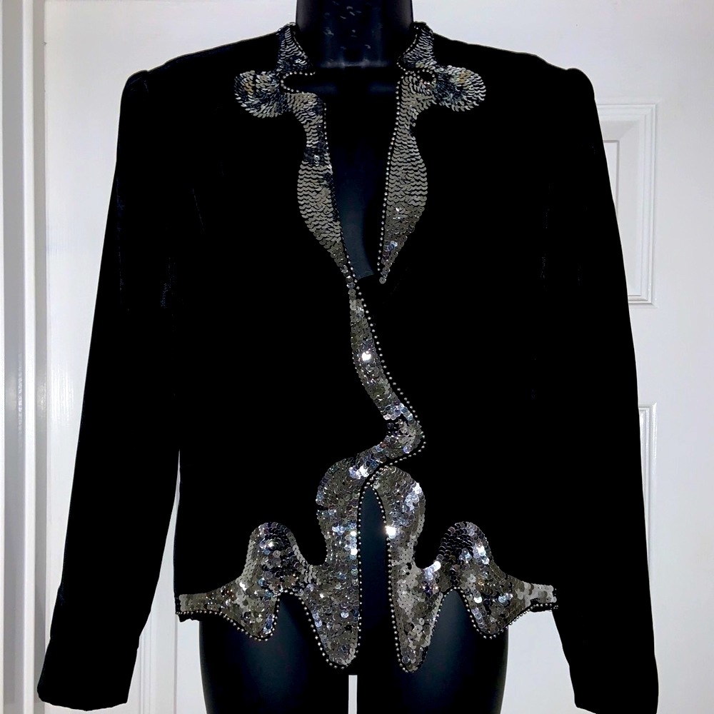 Farinae Velvet Blazer